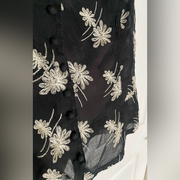 Talbots Collection Women’s Sleeveless Pure Silk Floral Button Up Blouse Size 6 - Picture 3 of 7